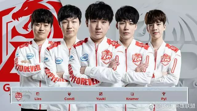 坚持努力拼 坚持努力拼