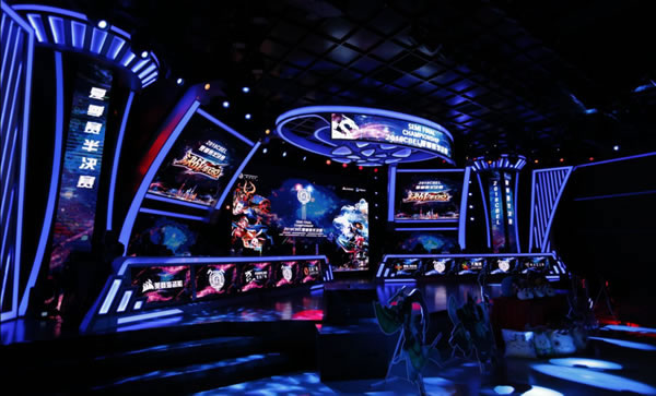 他是一位兼 他是一位兼