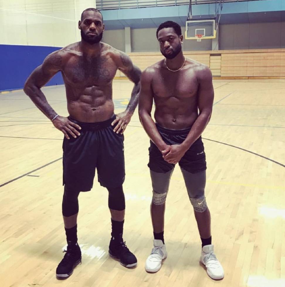 篮球勇士球队轮换阵容优化