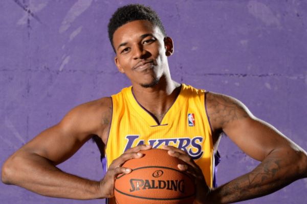 对于像马内 对于像马内